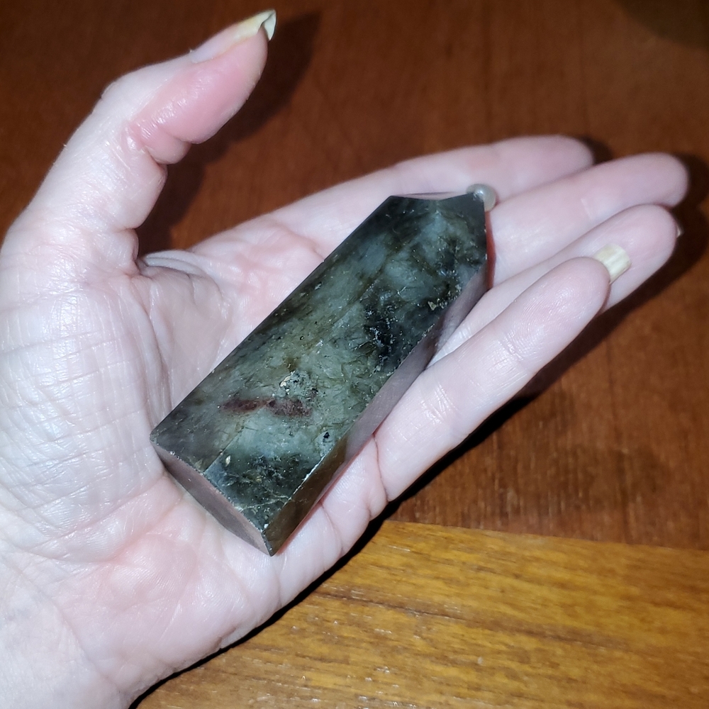 Labradorite Crystal Tower Point - Picture 3 of 7